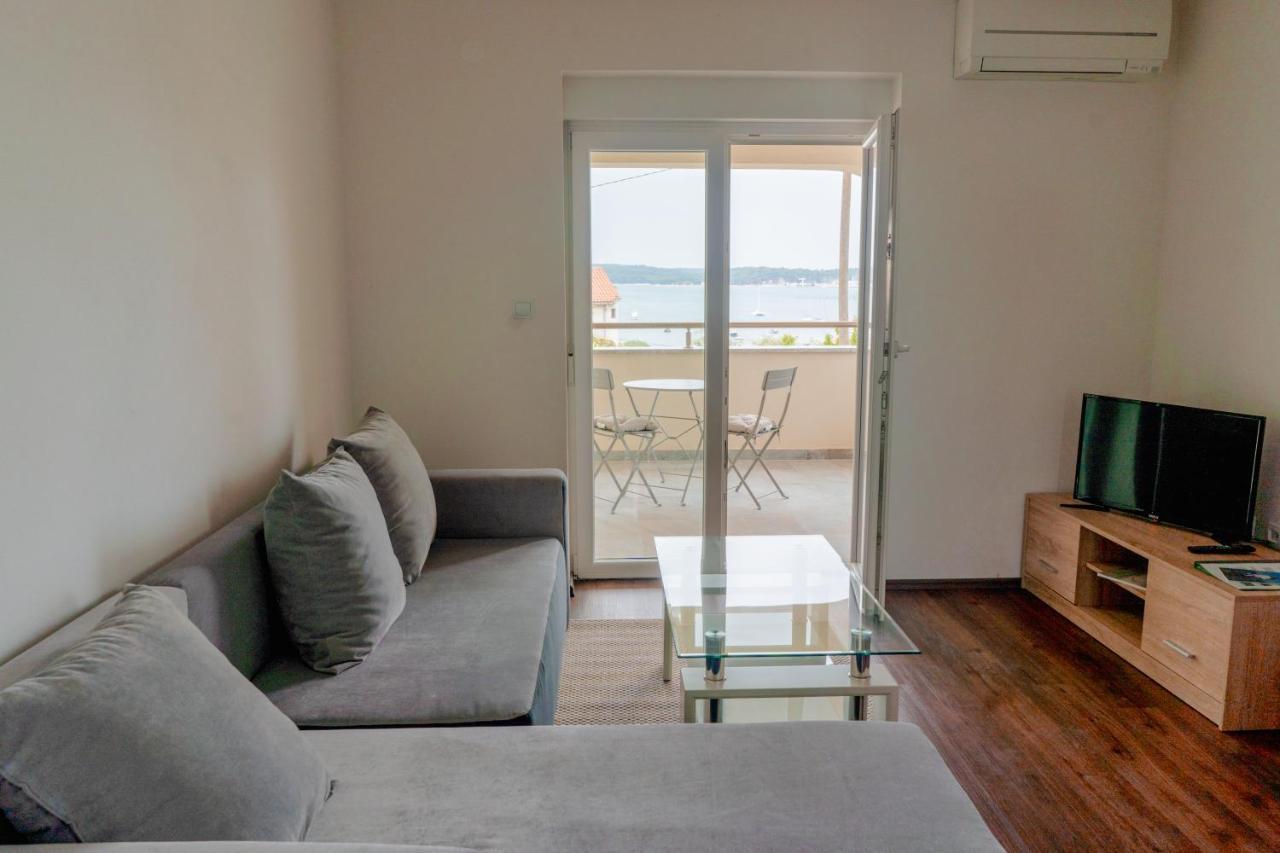 Villa Livi - Luxury Sea View Appartments Medulin Ngoại thất bức ảnh